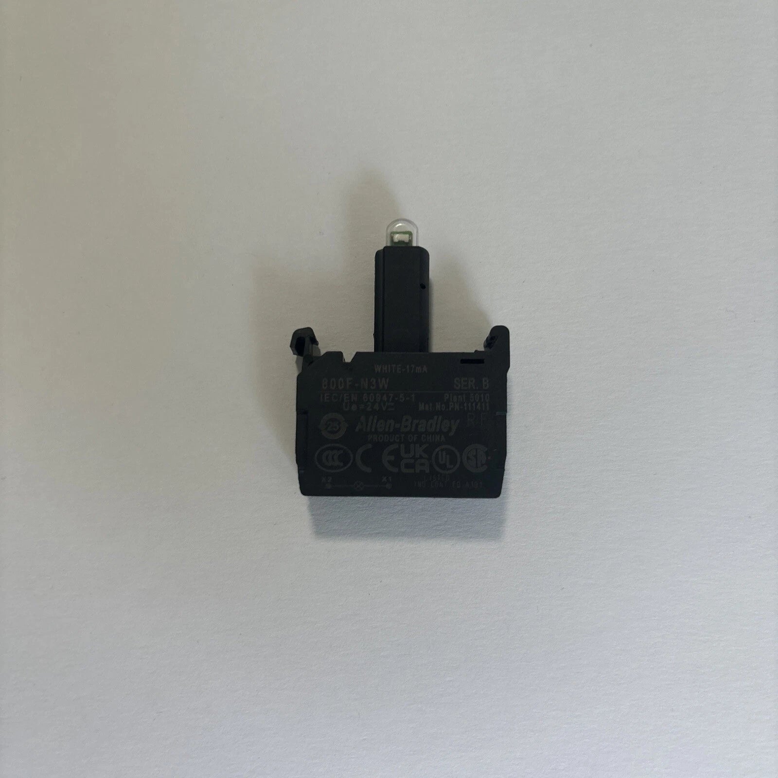 New Allen Bradley 800F-N3W LED Module for Push Button Latch Mount